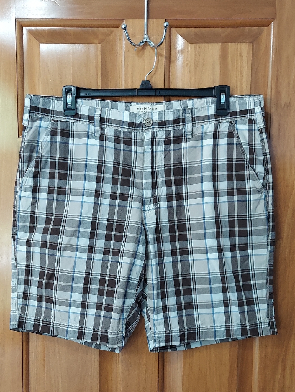 Sonoma Life & Style Brown, White and Blue Plaid Cotton Shorts, Size 40, Like New